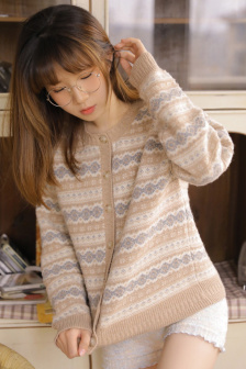 女生泳衣遮肚子